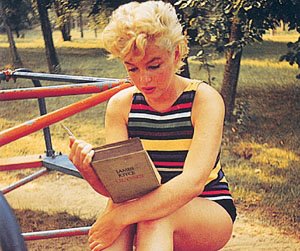 Marilyn Monroe reading James Joyce's Ulysses.