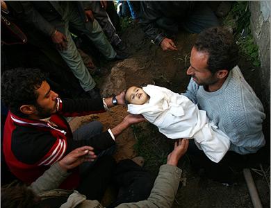gaza_child_burial.jpg