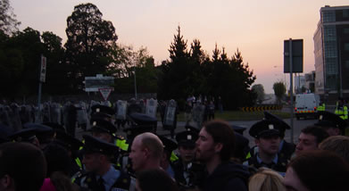 Riot Squad move into the right flank, at which stage the mainstream press on the rightside start deciding exit strategies
