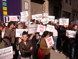 Bilbao protest against Spanish police raid on trade union LAB's HQ in Donosti and ten arrests