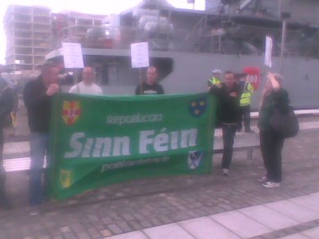 Republicans picket HMS Mersey in Dublin , Wed 19-08-09.