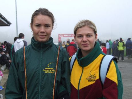 Annika Claasens and Cindy Kruger pictured before their race started.  Cindy put in a storming finish to clinch second place in the girls' u-19 race.