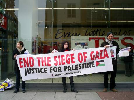 Protesters at Tesco Parnell Street