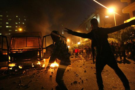Egypt burns, 50 dead, huge rage now demaning "Mubarke must go"