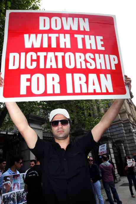 iran_protest_dublin_1.jpg