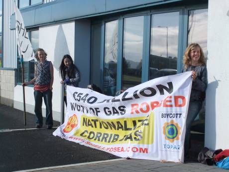 Protest at Shell Offices in Belmullet pic 2