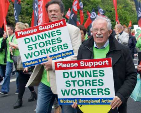 dunnes_workers_march_pic5_june06_2015.jpg