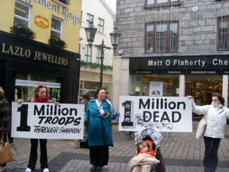 Human Chain in Shop St Galway to mark 5th anniversary of Iraq war