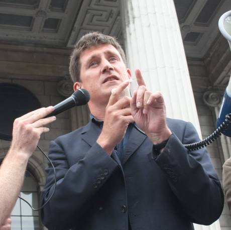 Eamon Ryan addresses the crowd at a Shell to Sea rally in O'Connell St on July 23rd, 2005 (pic: William Hederman)