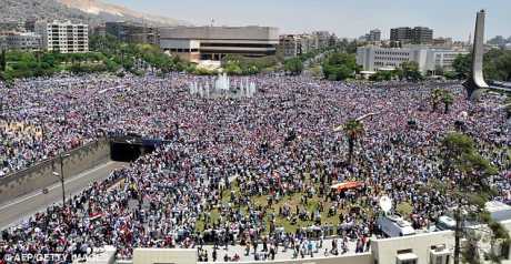 Massive Pro-Assad rally proves that 'Mac' speaks with forked-tongue