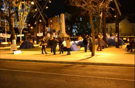 #OccupyCork: night time at the war memorial at the bottom of South Mall
